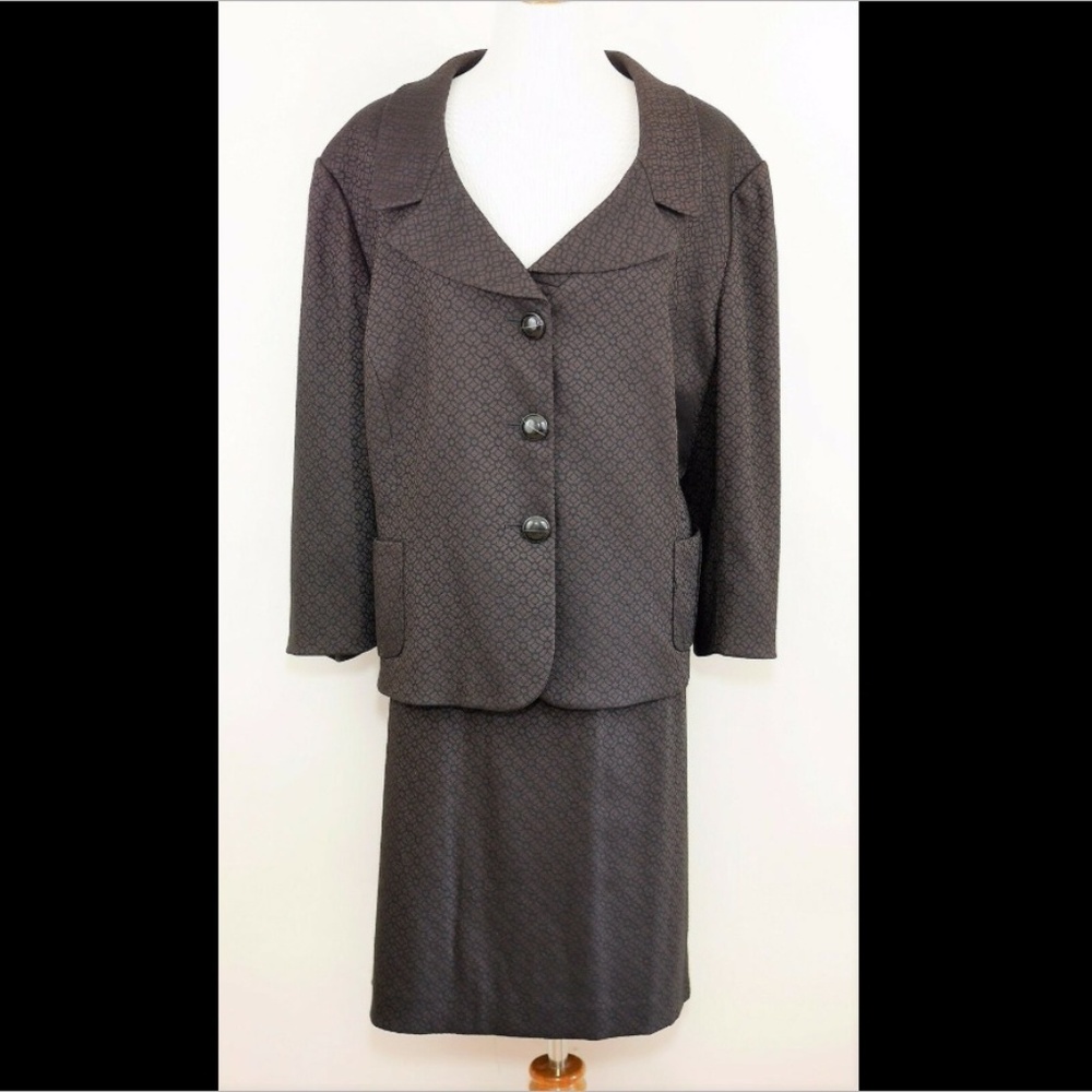 TAHARI Dark brown skirt suit 3/4 blazer & skirt